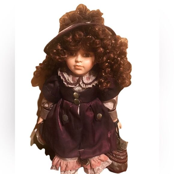 Beautiful Victorian Doll    - Picture 1 of 1